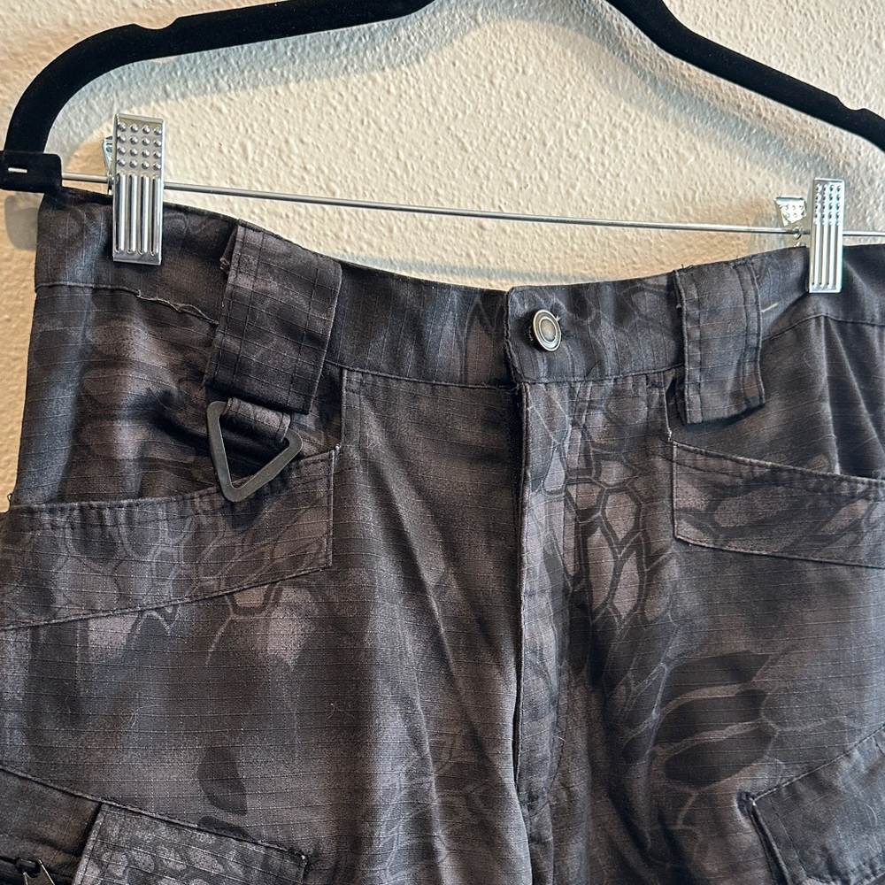 Gray Patterned Pants - Picture 5 of 8